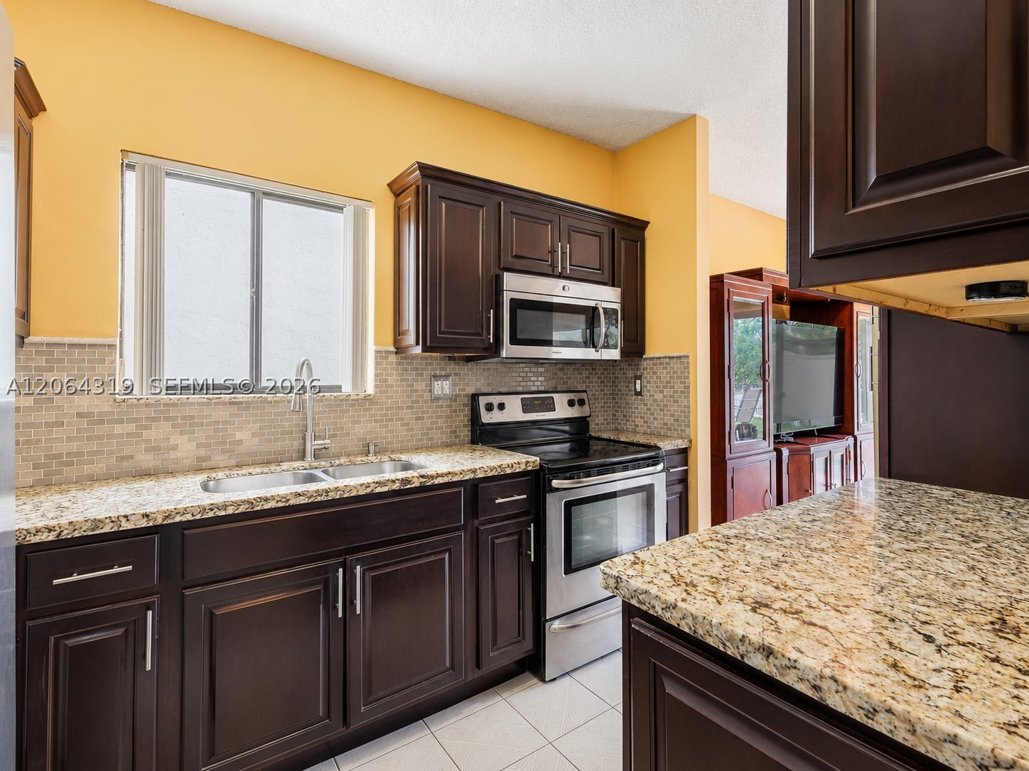 18772 Nw 80th Ct Property Photo 8