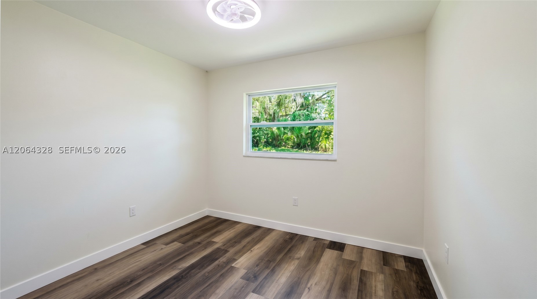 1812 Ne 50th St Property Photo 11