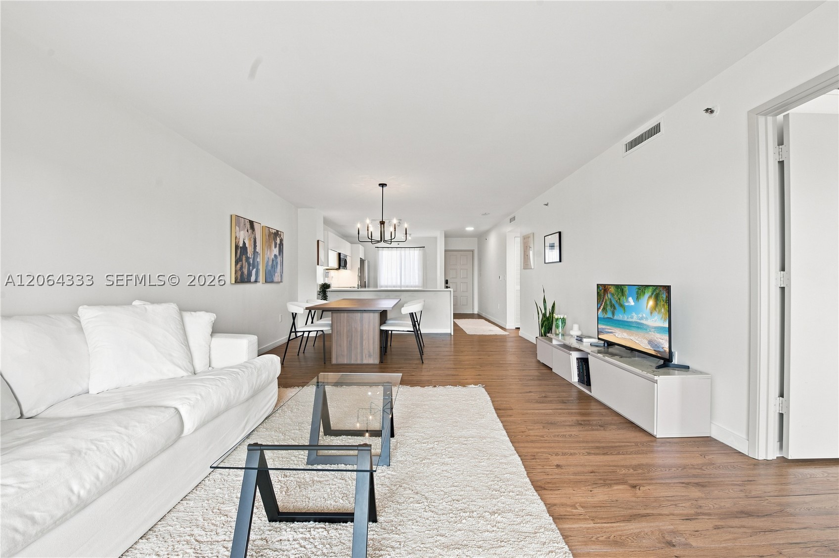 2240 N Cypress Bend Dr 505 Property Photo 1