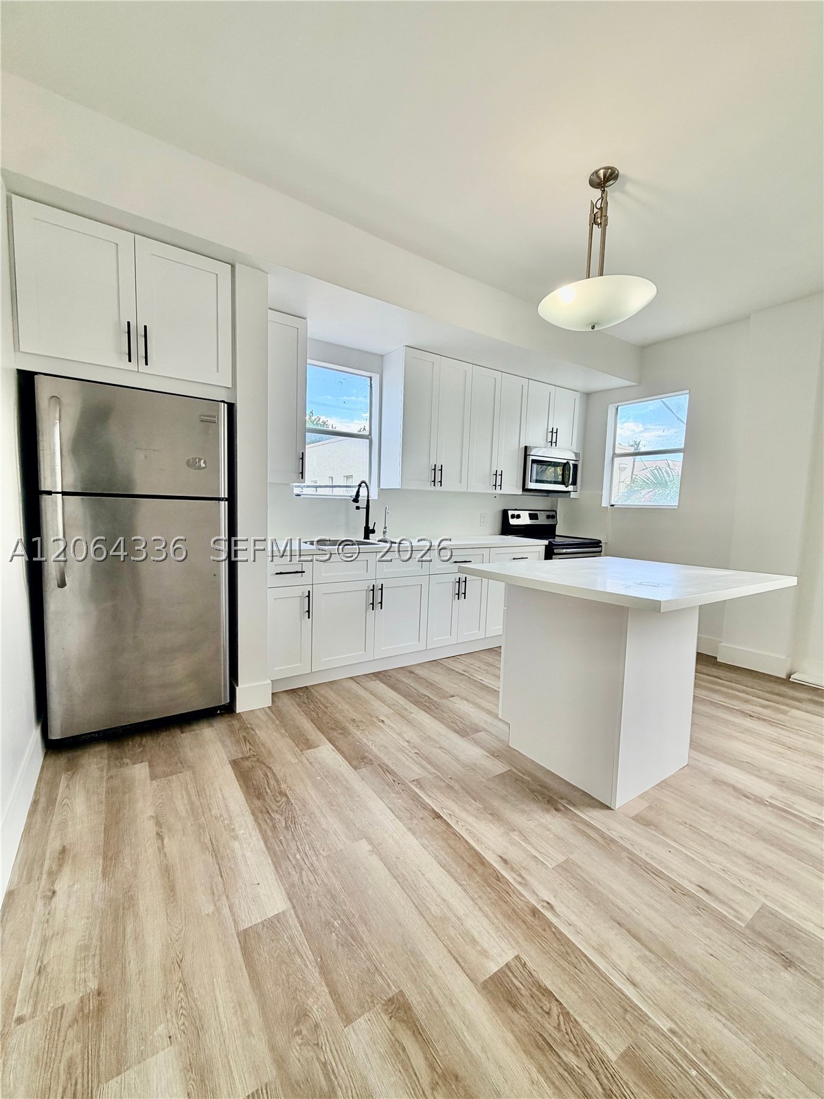 737 Jefferson Ave 204 Property Photo 2