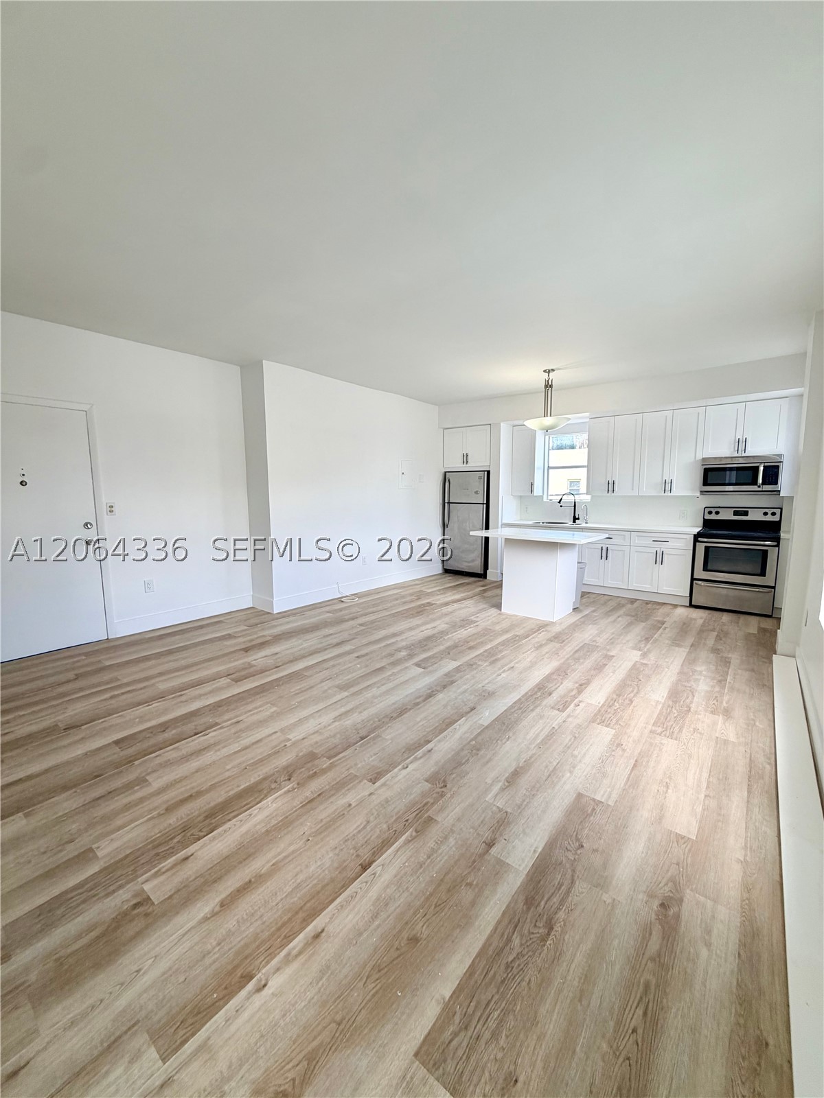 737 Jefferson Ave 204 Property Photo 4