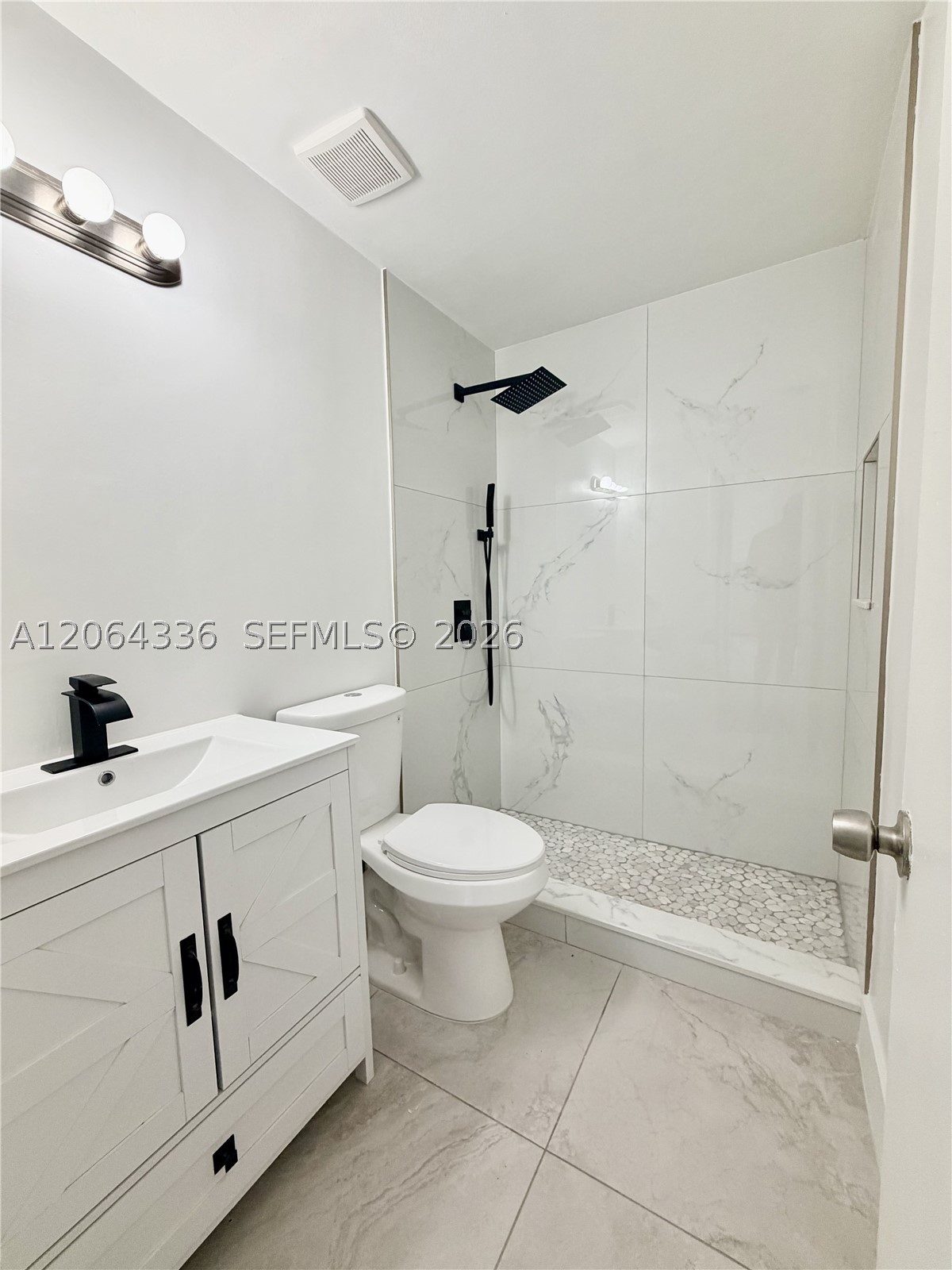 737 Jefferson Ave 204 Property Photo 12