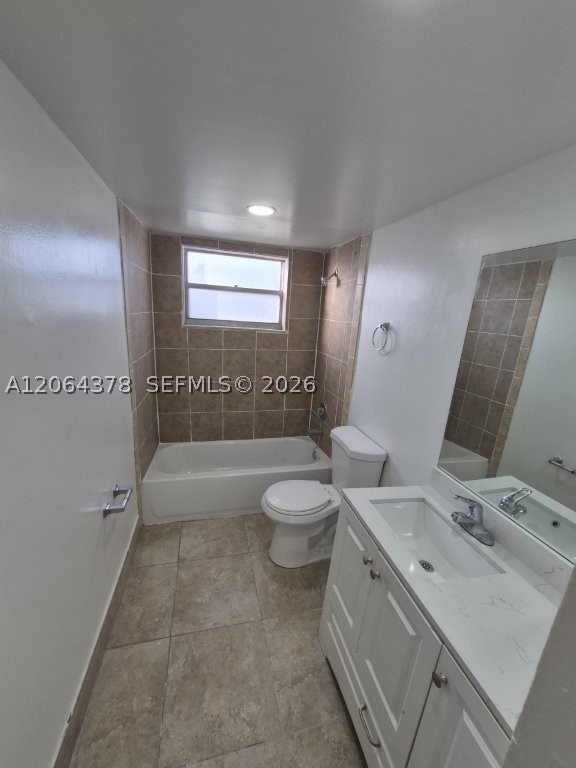 1750 W 46th St 331 Property Photo 6
