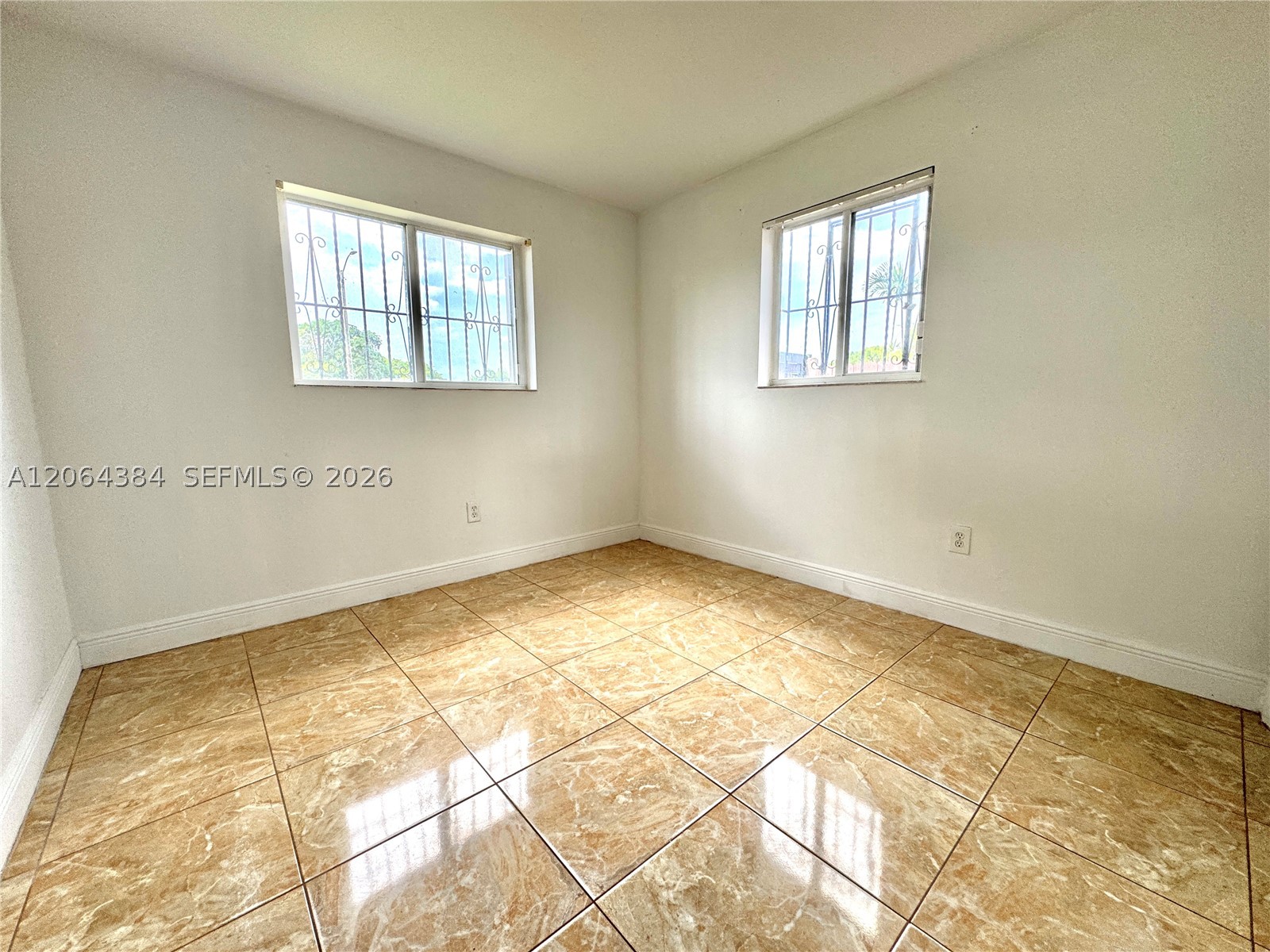 2950 Nw 210th Ter Property Photo 6