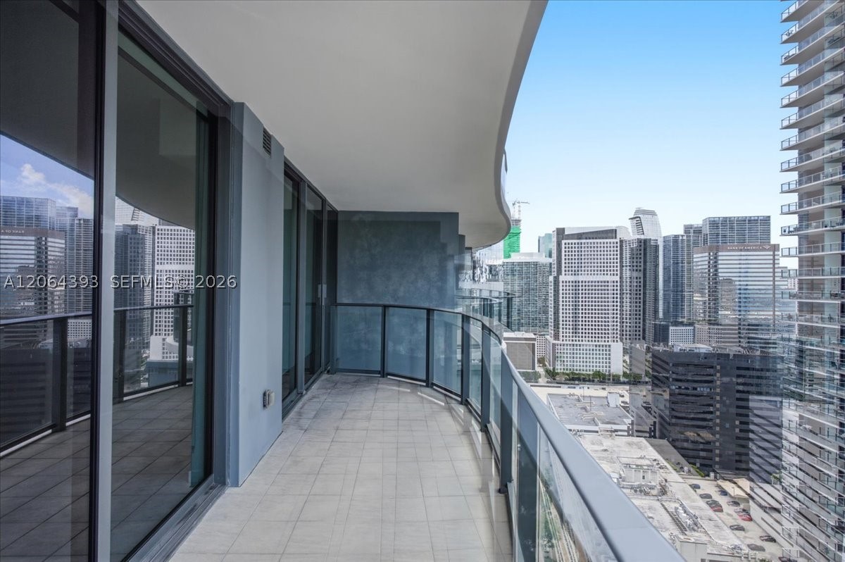 1000 Brickell Plz 3303 Property Photo 21