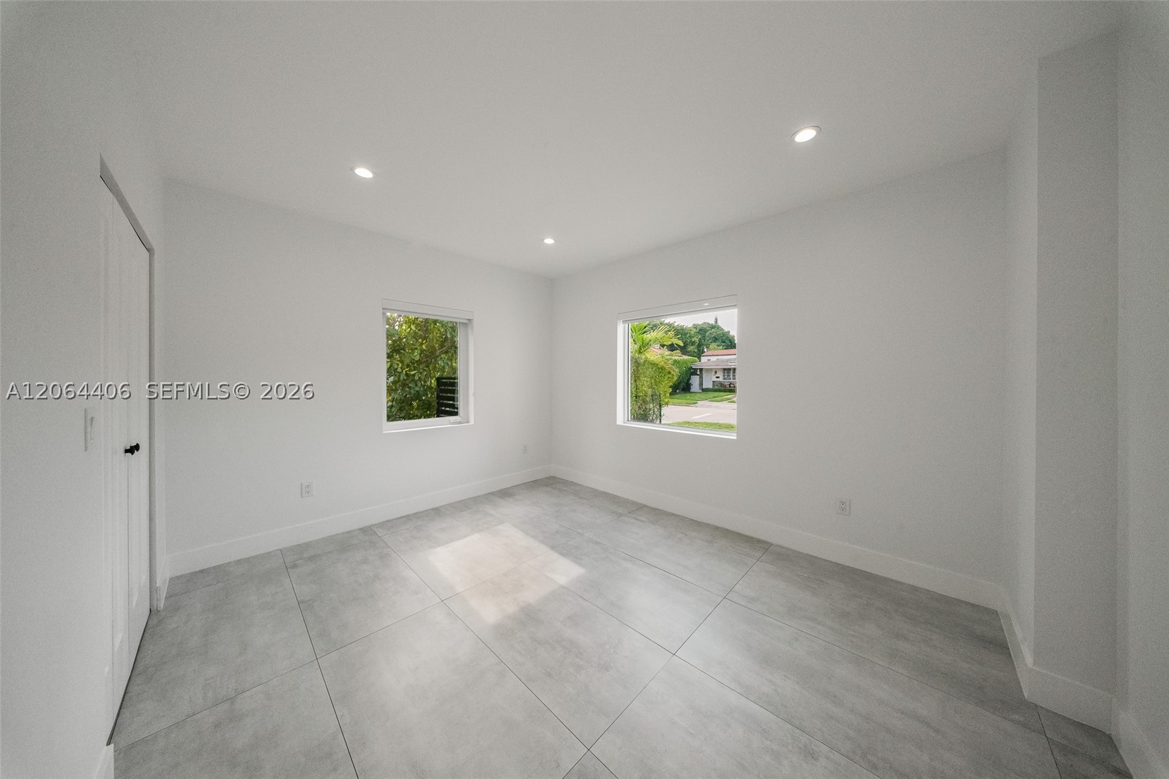 1935 Sw 24th Ter Property Photo 11