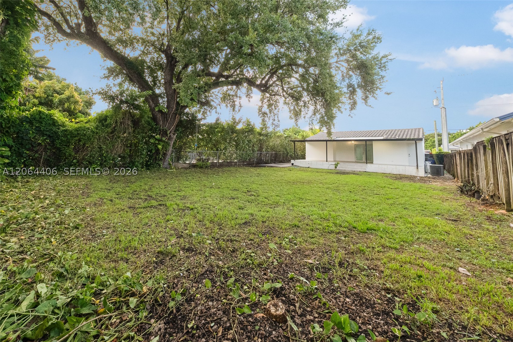 1935 Sw 24th Ter Property Photo 19