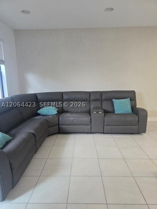 10111 Akenside Dr Property Photo 3