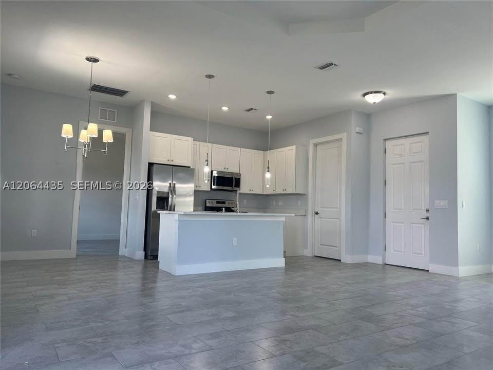 1133 Leader St Property Photo 7