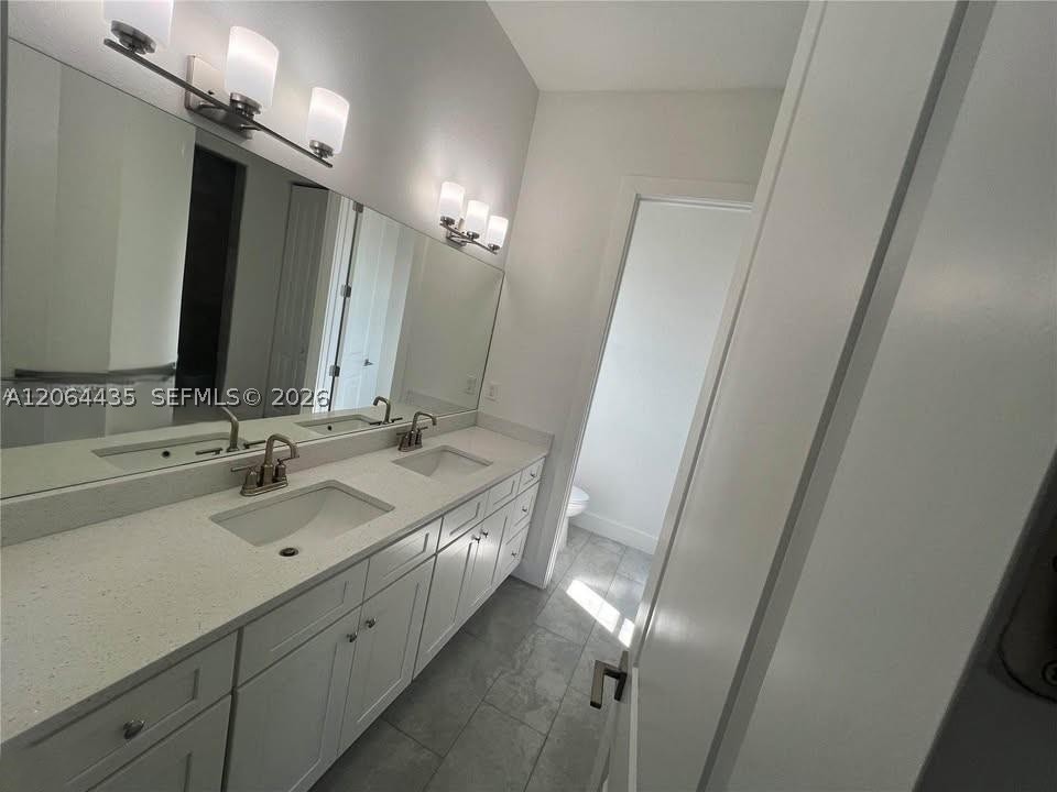 1133 Leader St Property Photo 11