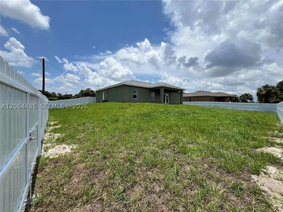 1133 Leader St Property Photo 17