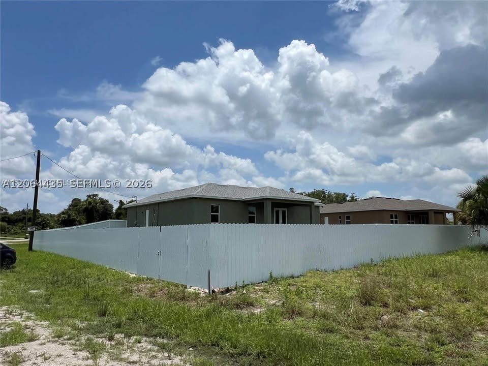 1133 Leader St Property Photo 19