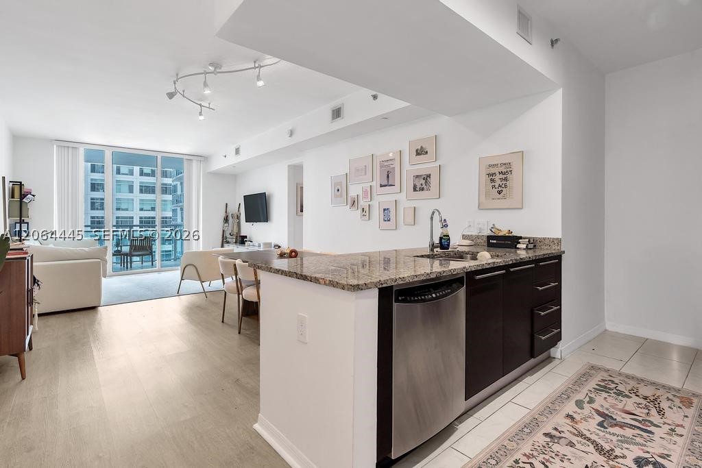 951 BRICKELL AV 1100 Property Photo 1