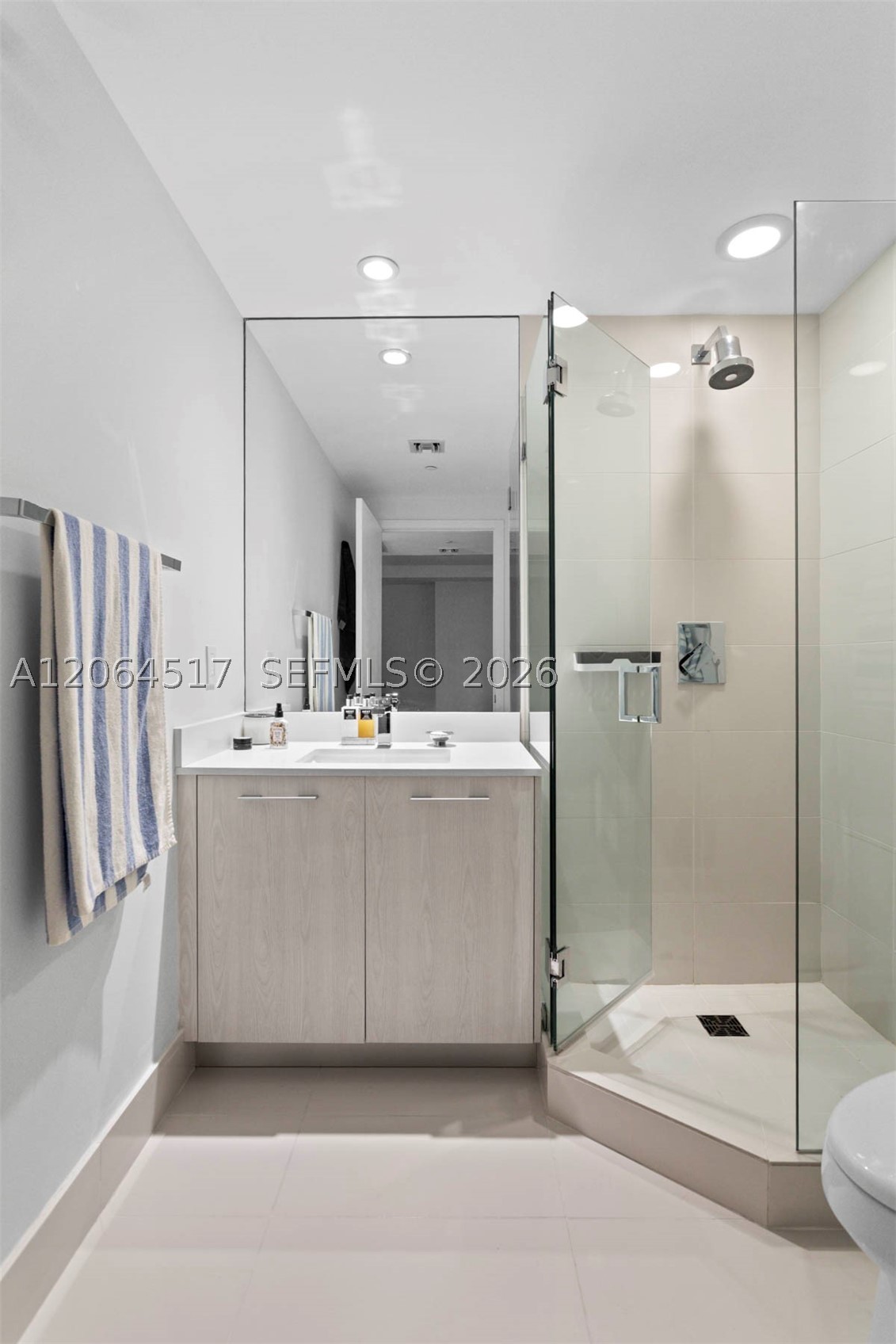 55 Sw 9th St 1105 Property Photo 3