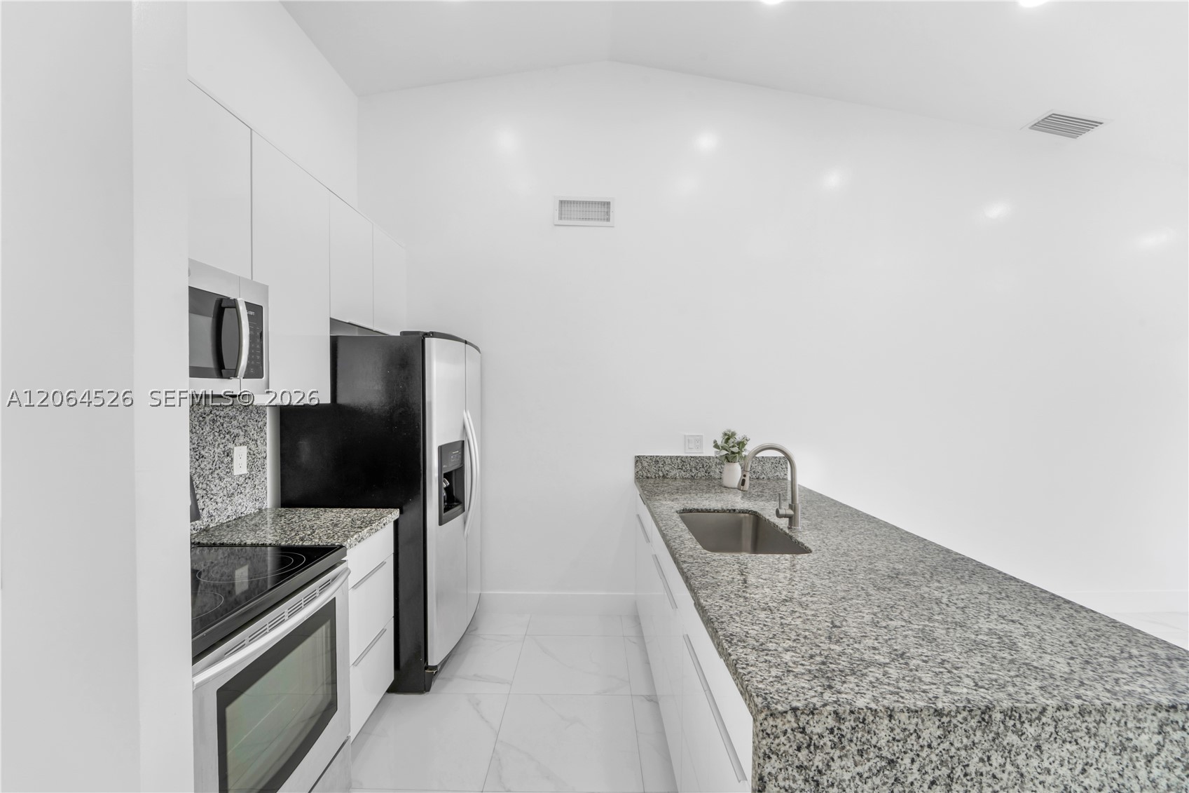 6742 Nw 188th Ter 6742 Property Photo 8