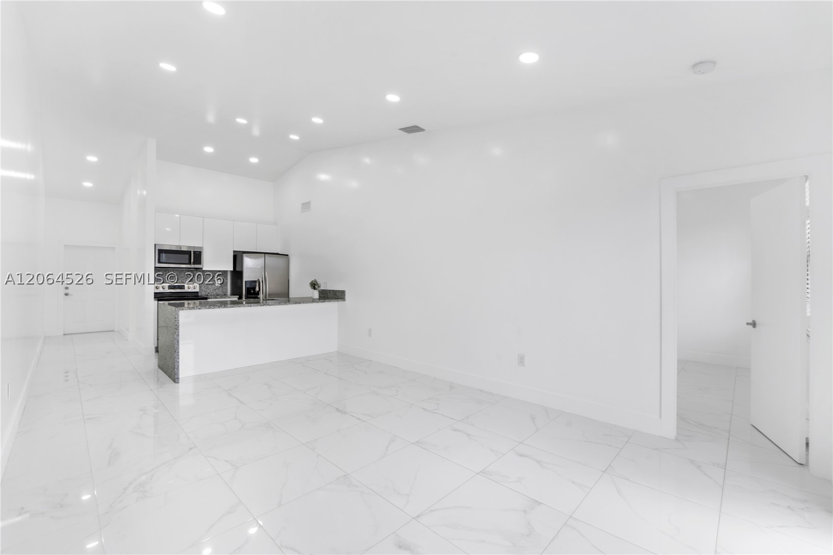 6742 Nw 188th Ter 6742 Property Photo 10