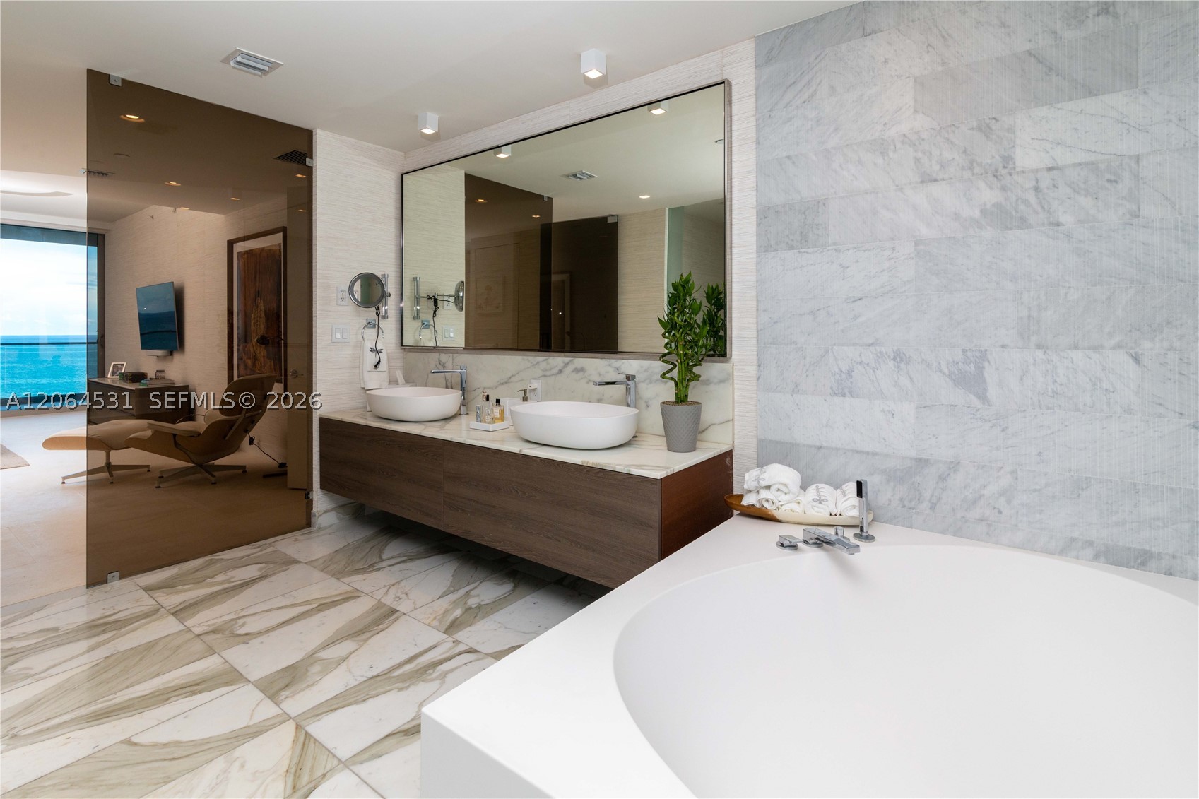 10201 E Collins Ave 1002 Property Photo 25