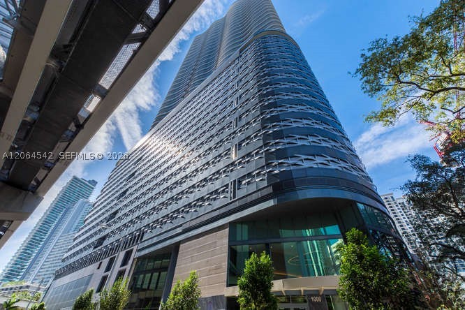 1000 Brickell Plz 4104 Property Photo 2