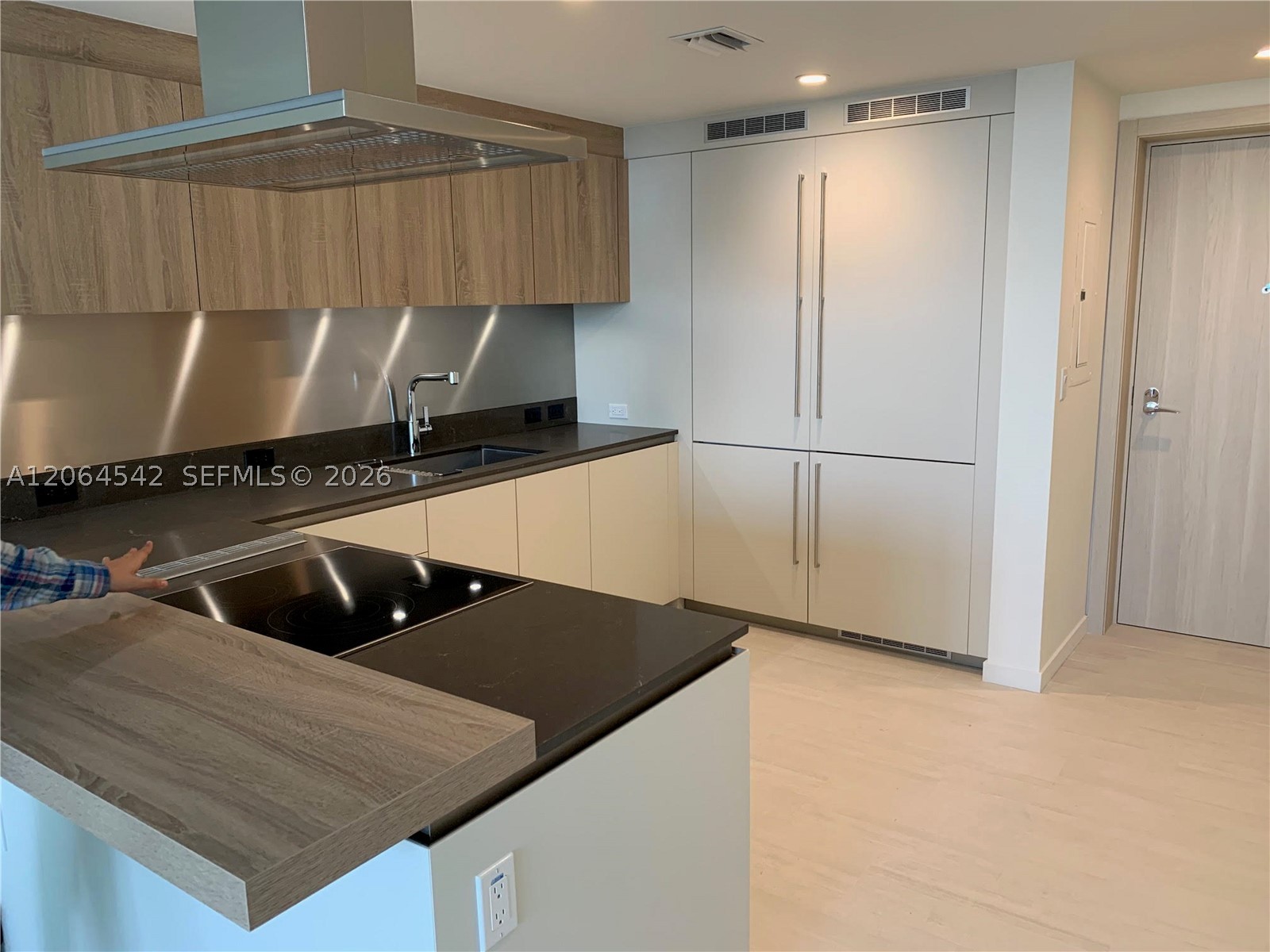 1000 Brickell Plz 4104 Property Photo 6