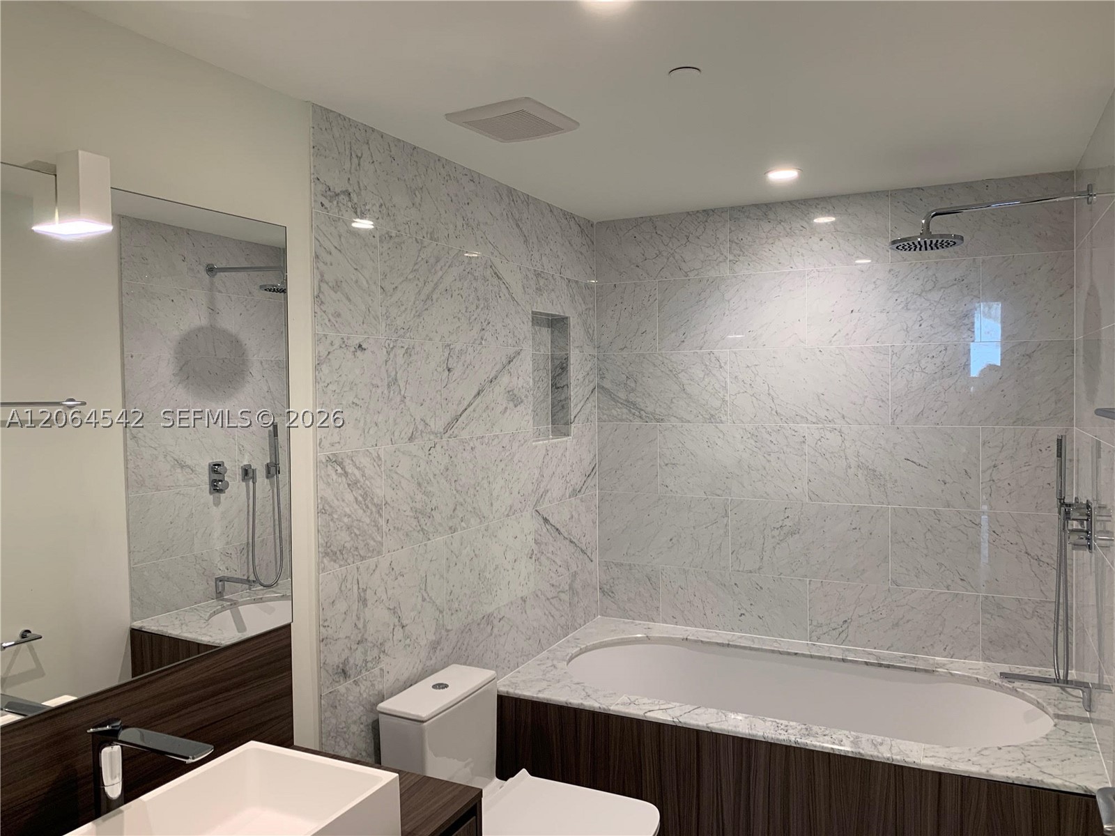 1000 Brickell Plz 4104 Property Photo 14