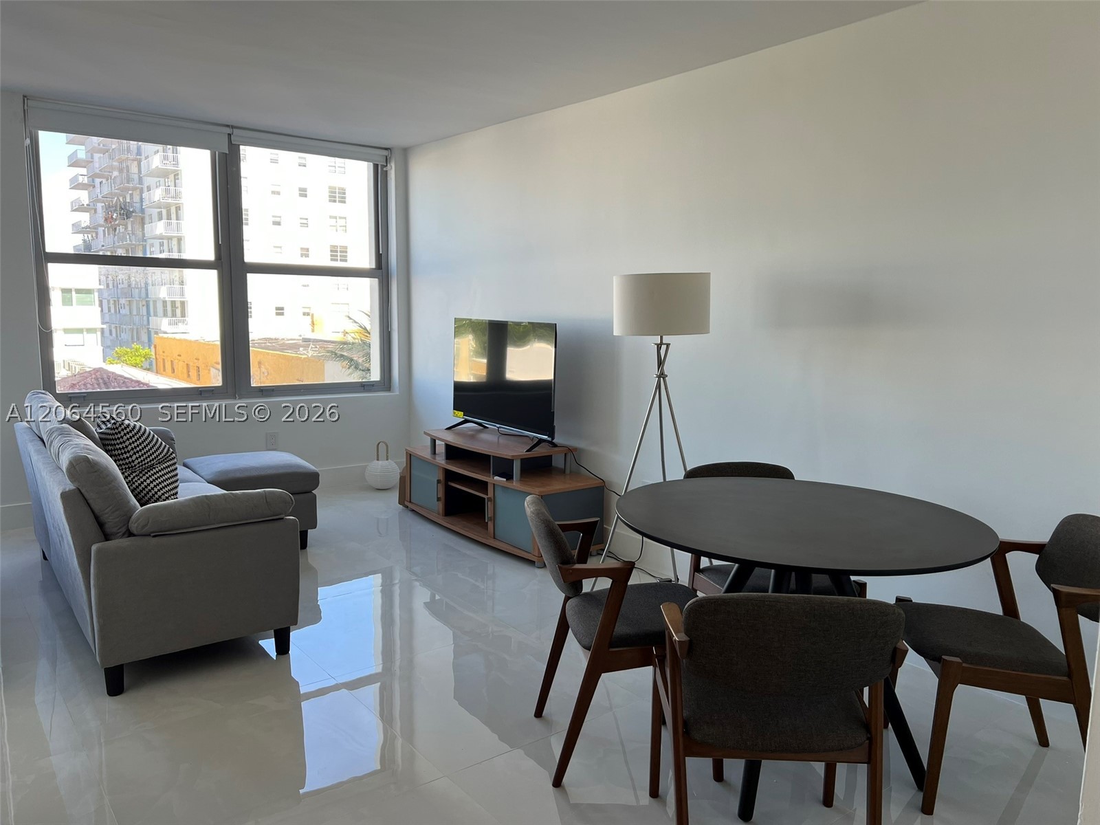 2899 Collins Ave 610 Property Photo 8
