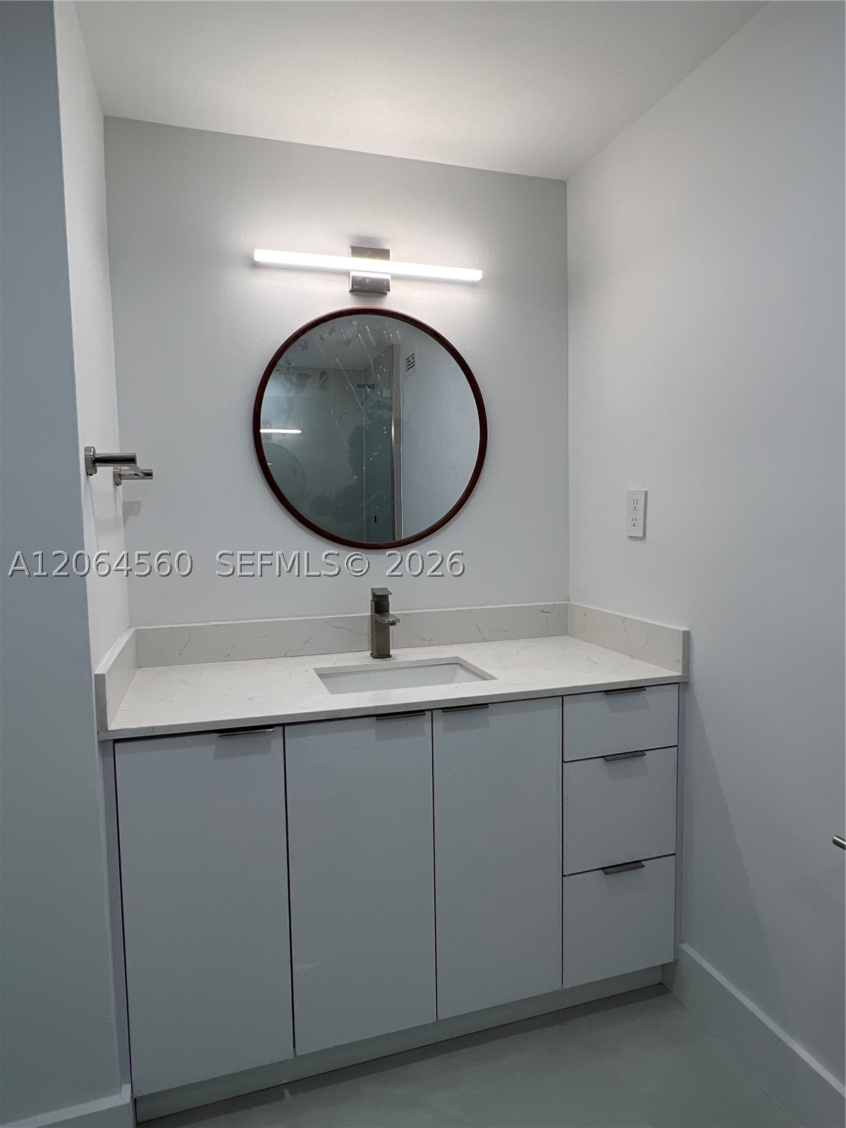 2899 Collins Ave 610 Property Photo 25