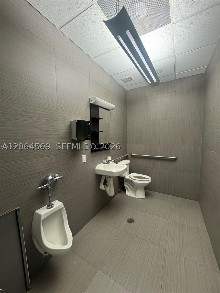 3098 Stirling Rd Back Office Property Photo 5