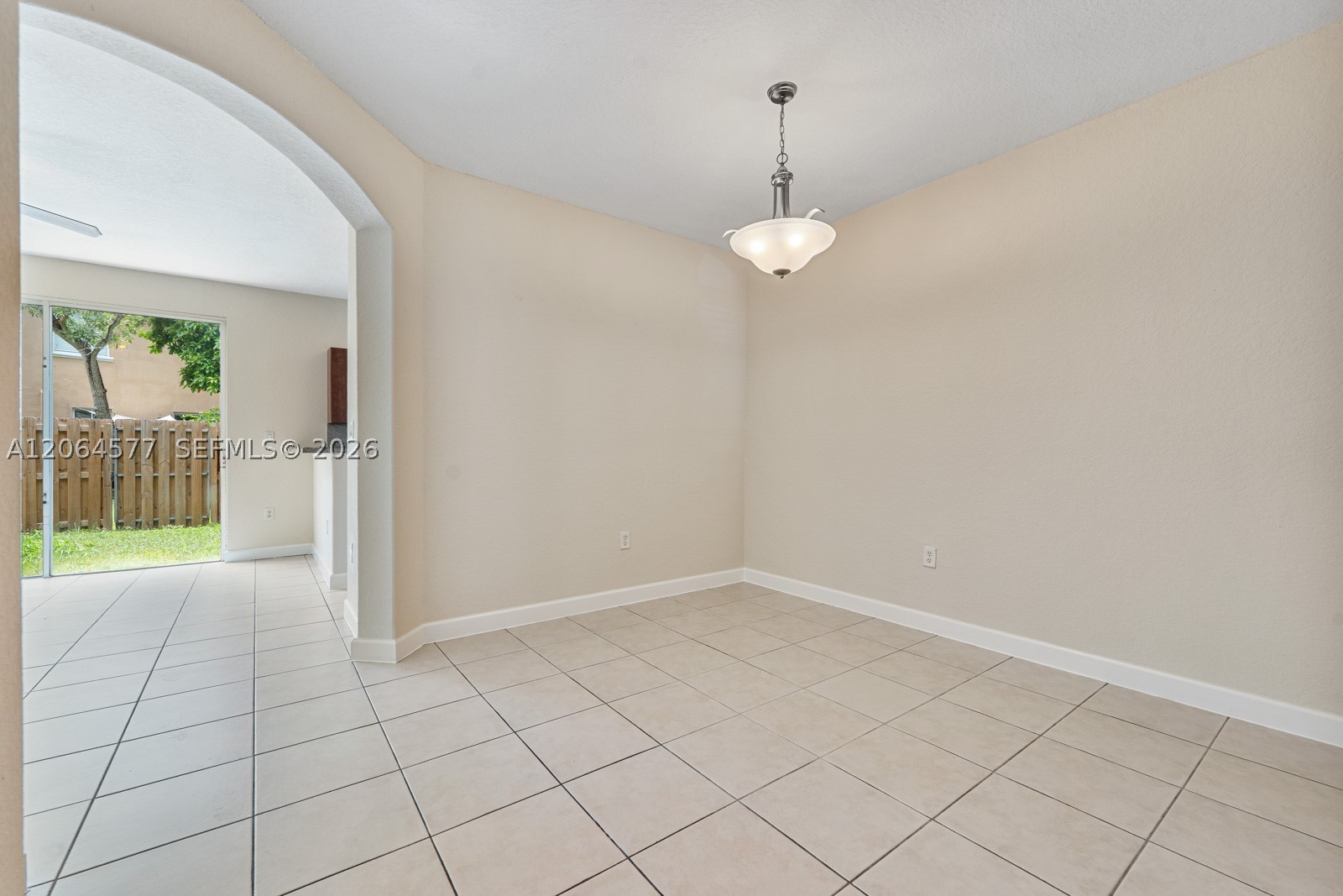 1427 Se 25th Ave Property Photo 5