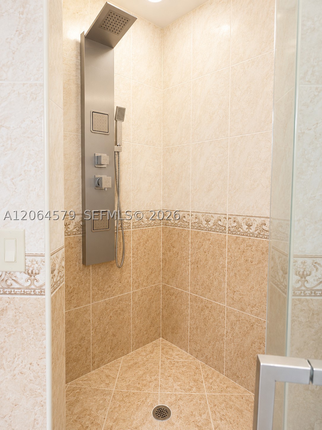 18758 Nw 78th Pl Property Photo 13