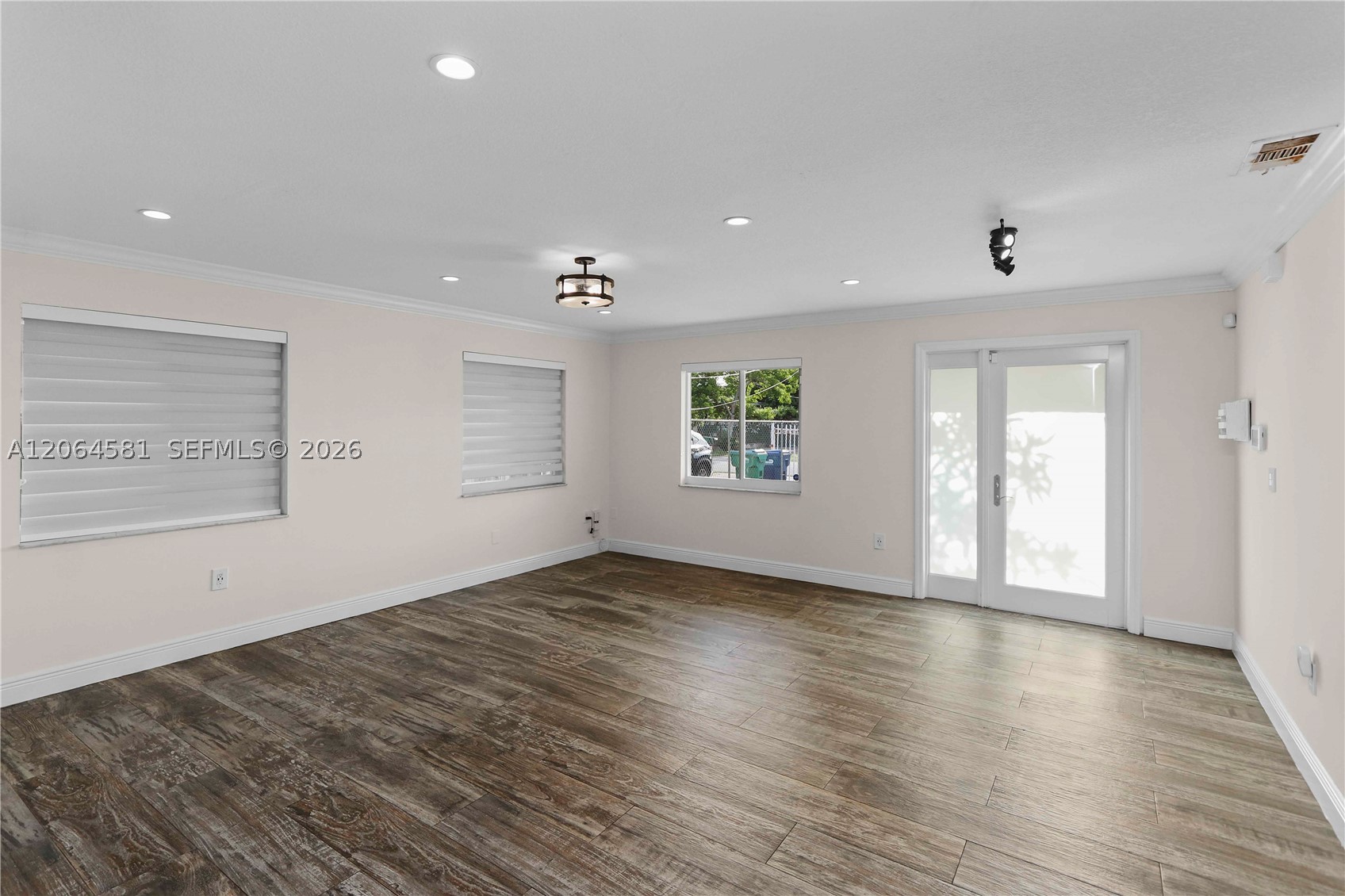 2224 Sw 61st Ave Property Photo 6