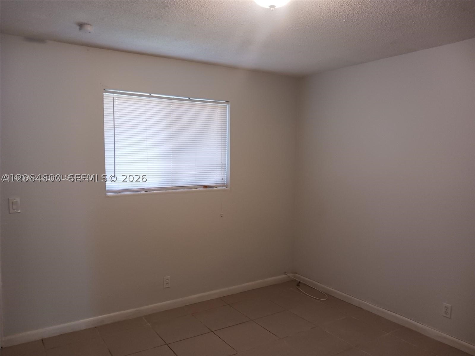 214 Se 8th St 3 Property Photo 4