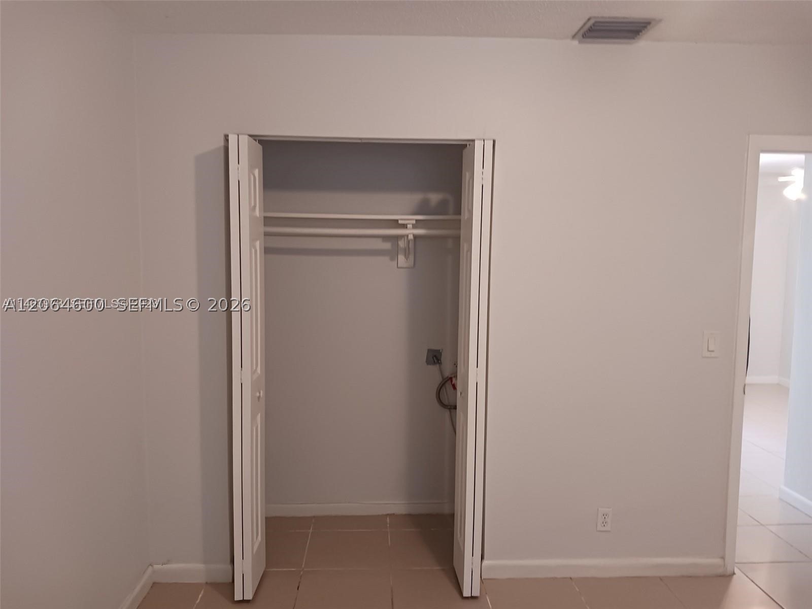 214 Se 8th St 3 Property Photo 5