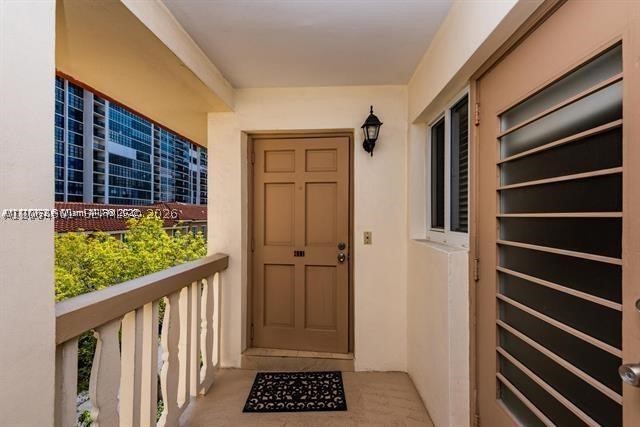 2081 S Ocean Dr 411 Property Photo 3