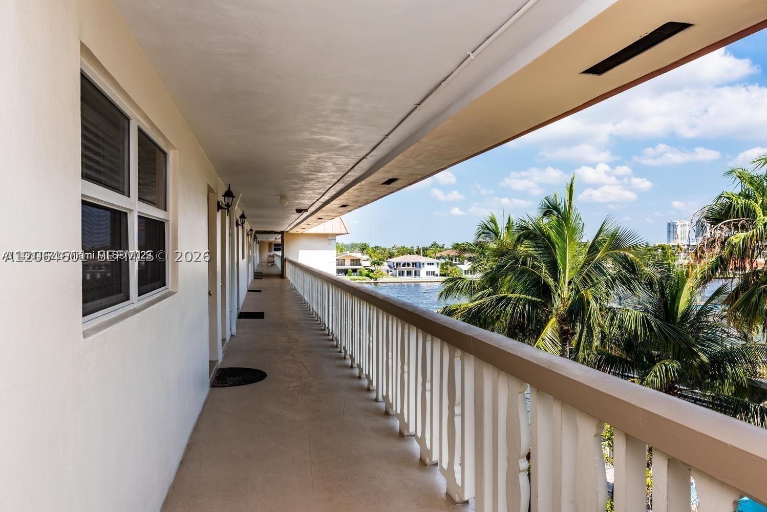 2081 S Ocean Dr 411 Property Photo 4