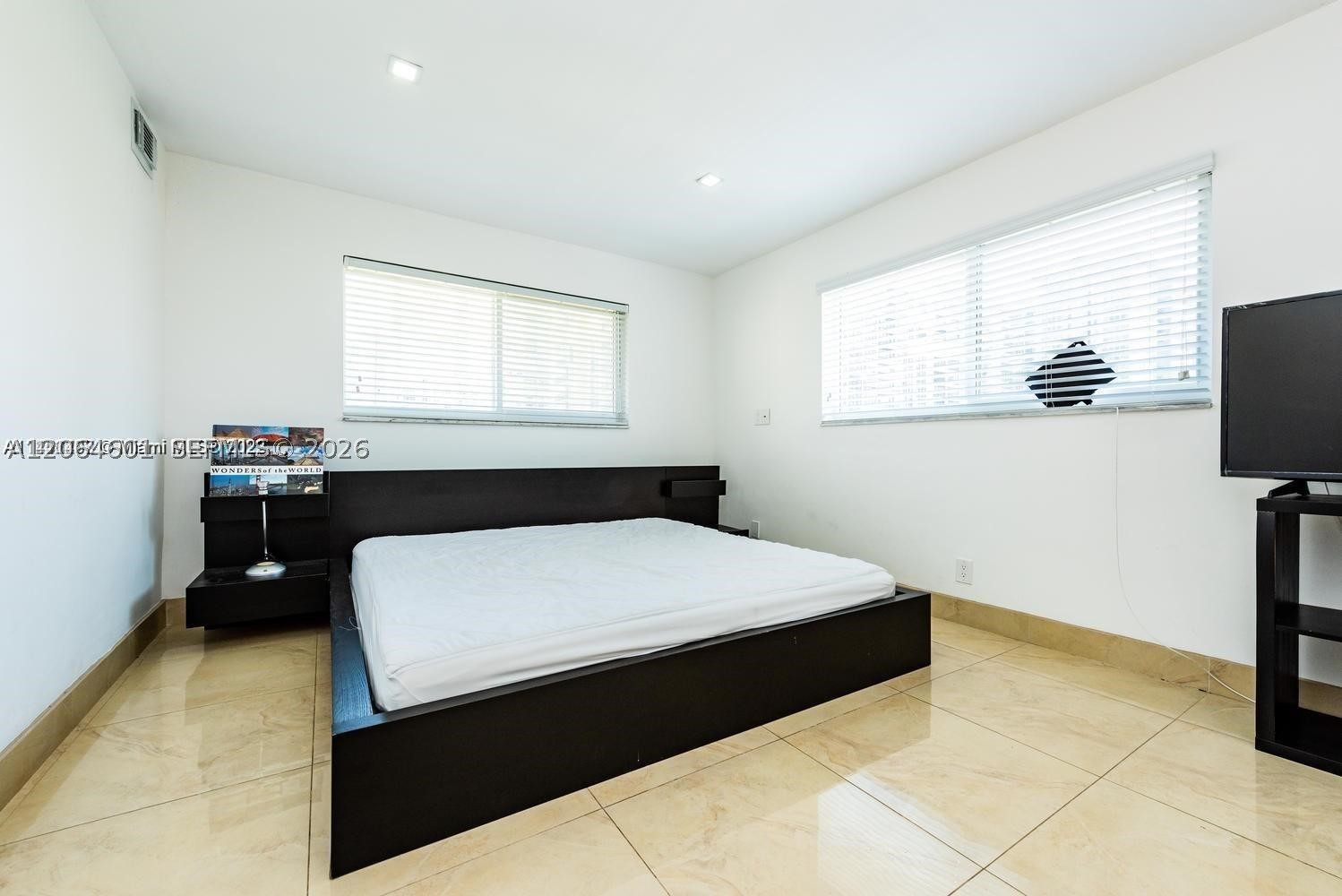 2081 S Ocean Dr 411 Property Photo 12