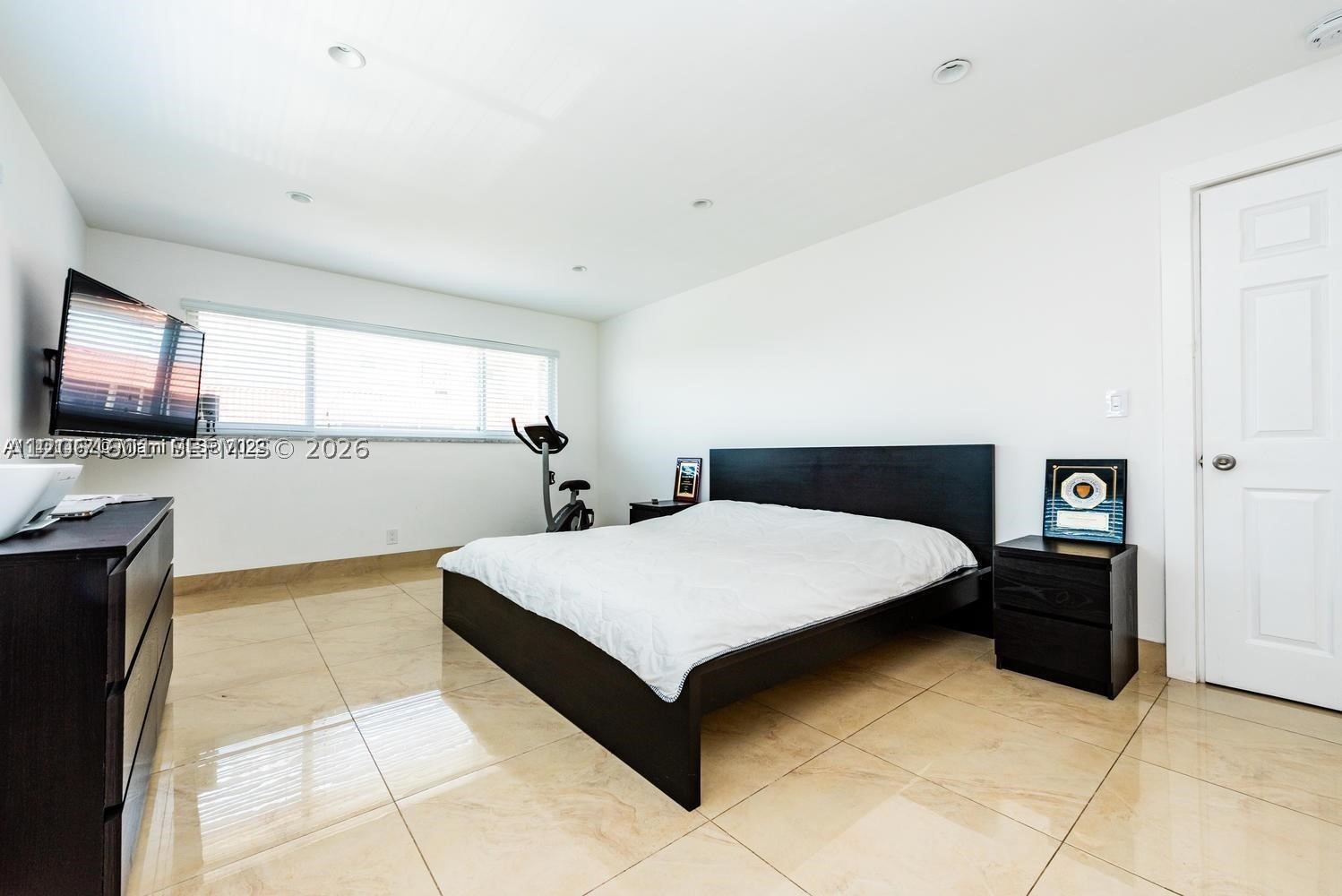 2081 S Ocean Dr 411 Property Photo 13