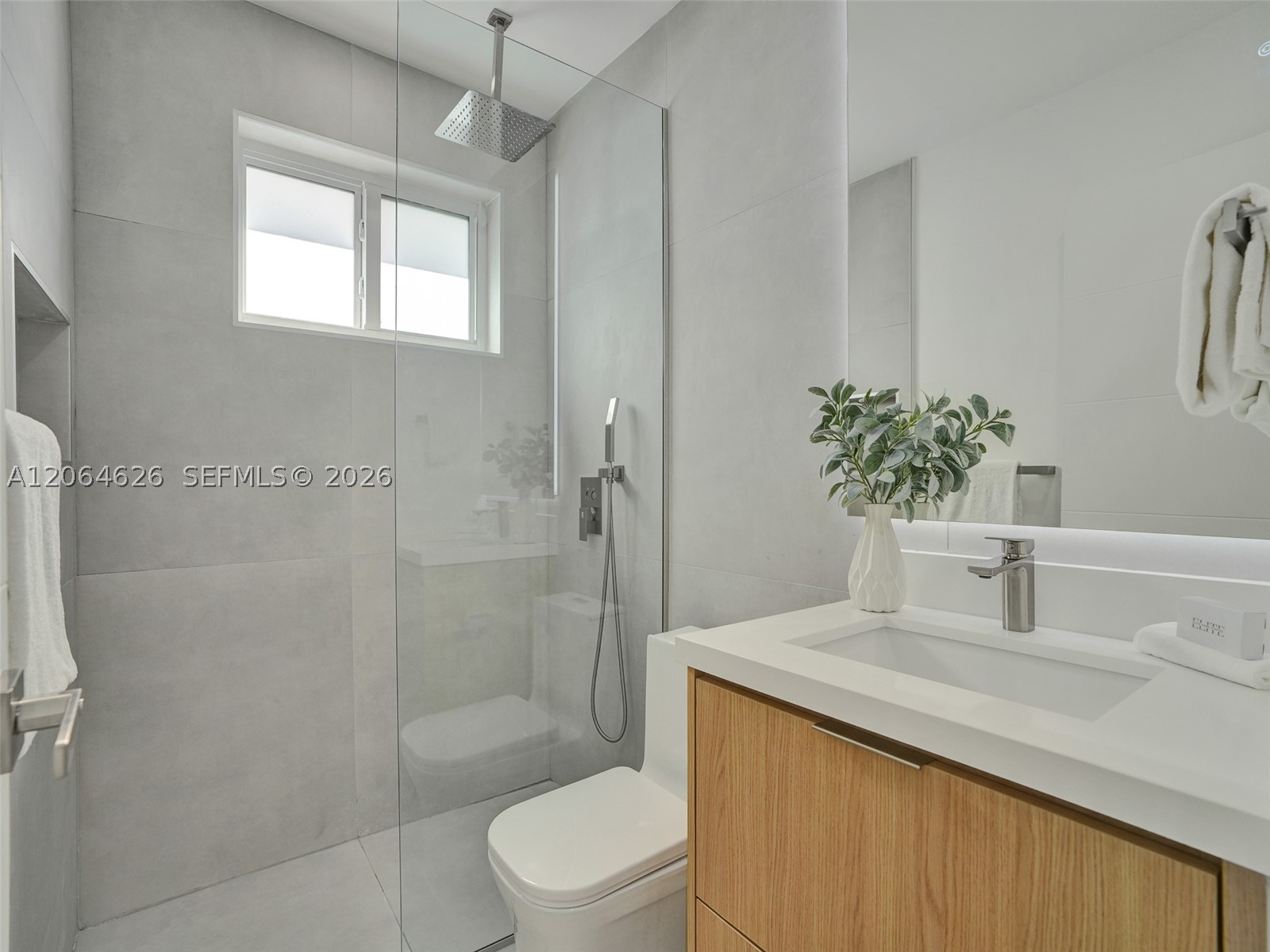 2380 Ne 184th Ter Property Photo 25