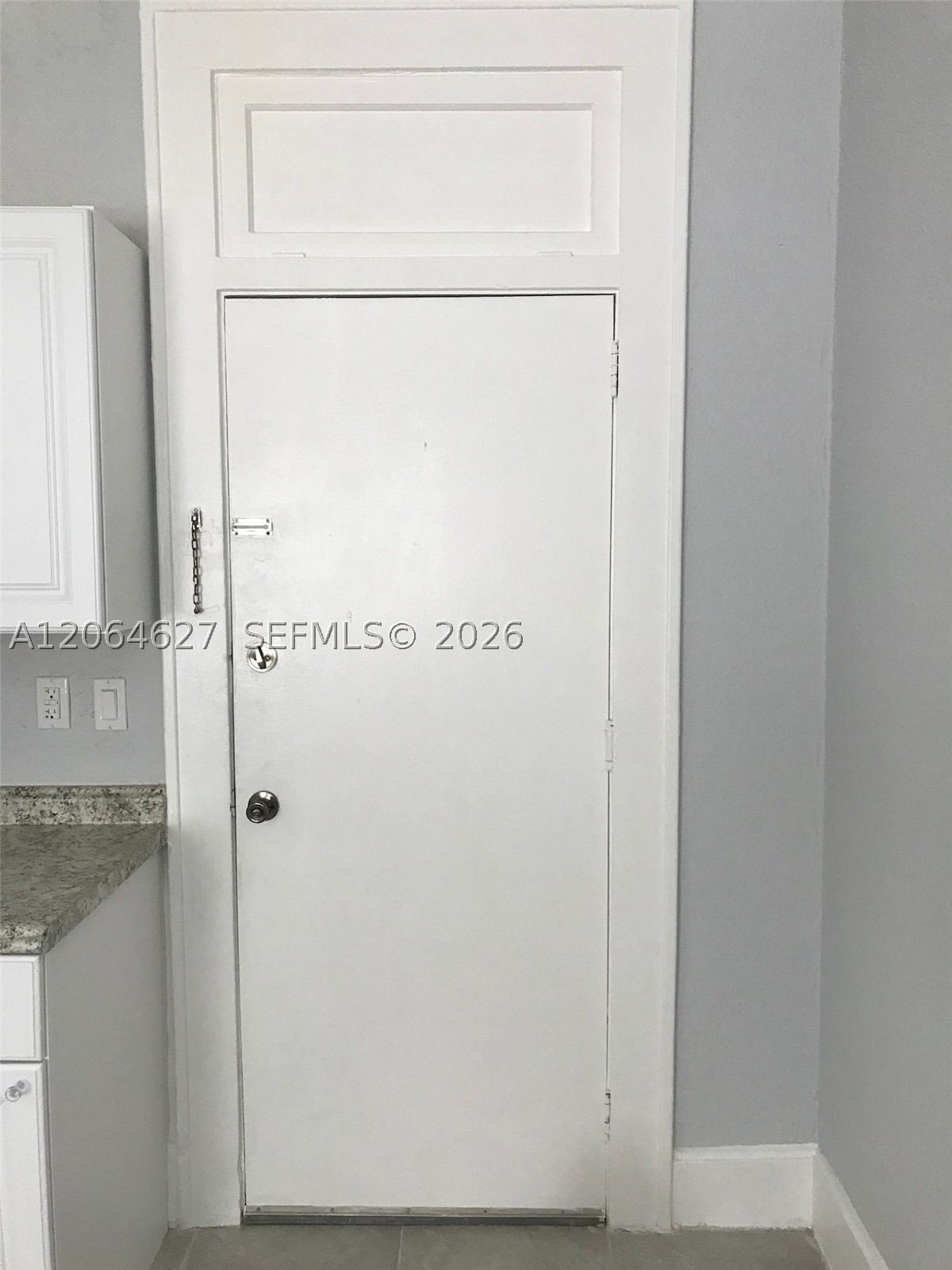 124 Mendoza Ave 8a Property Photo 11