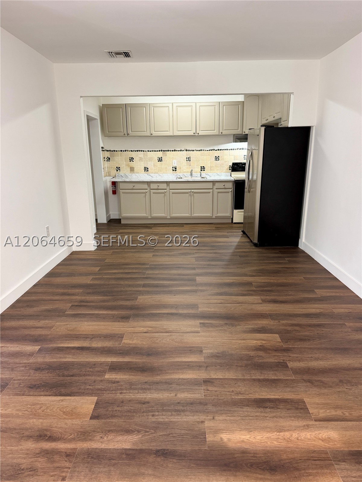 1200 Nw 37th Ave 2 Property Photo 4