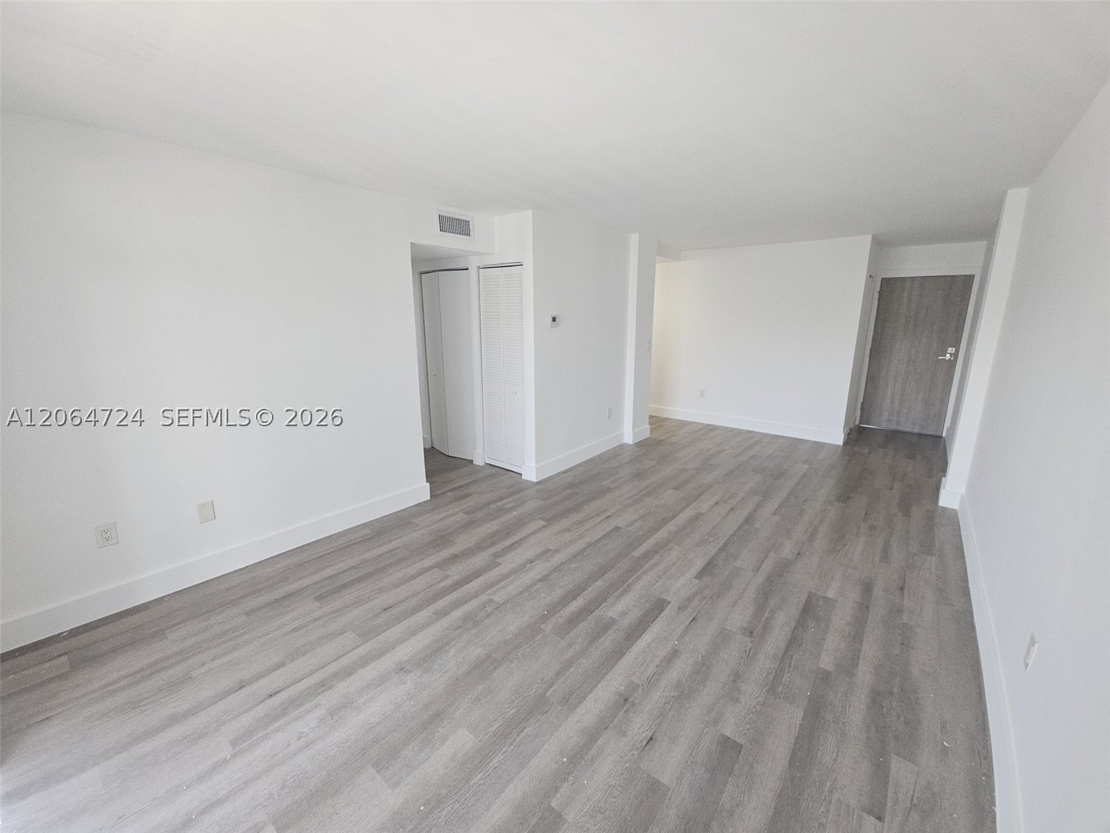 8101 Crespi Blvd 403 Property Photo 6