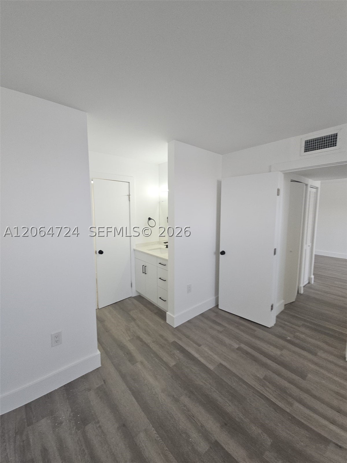 8101 Crespi Blvd 403 Property Photo 12