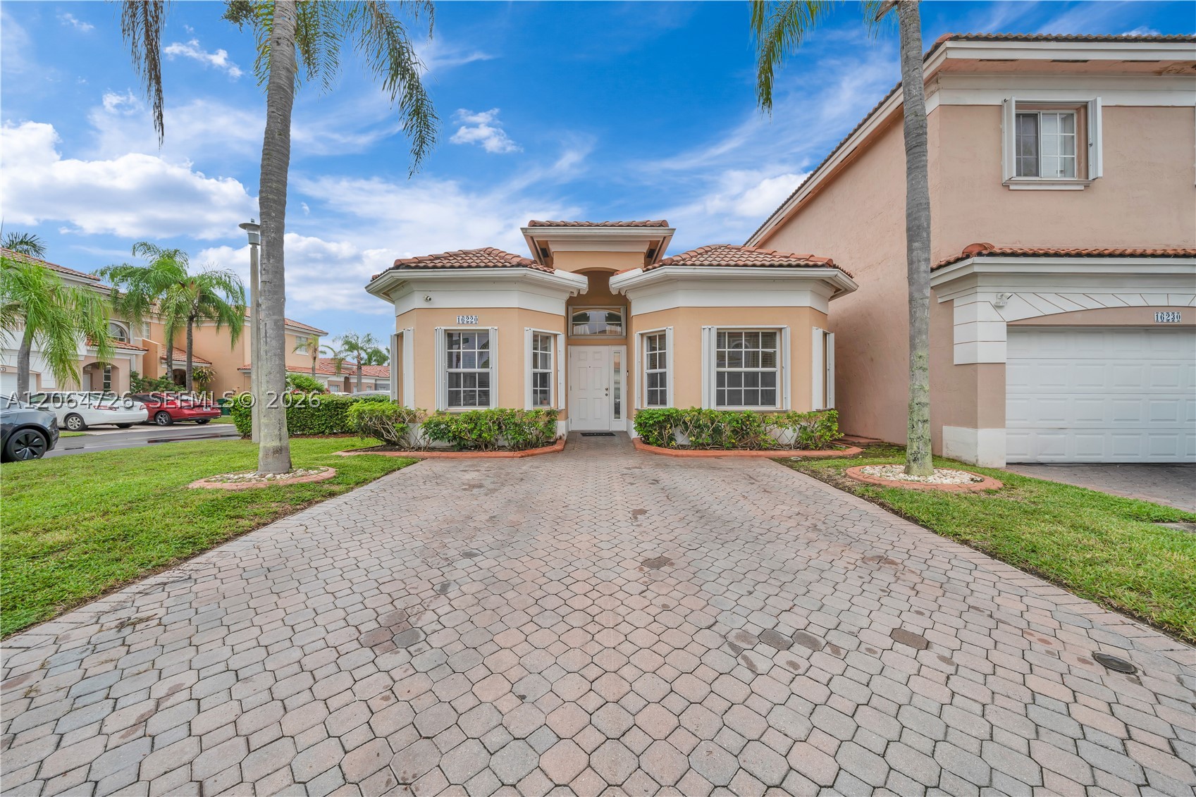 16220 SW 101st Ter Property Photo 1