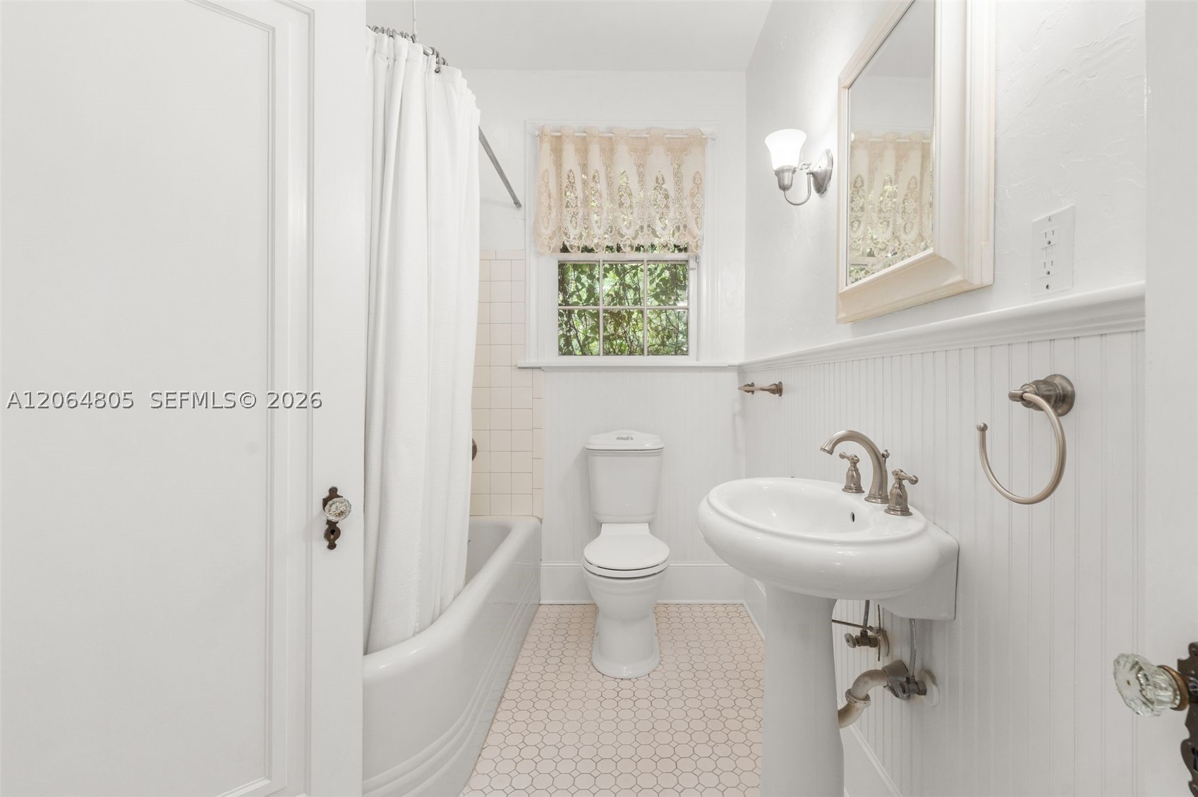 717 Ne Boulevard Property Photo 12