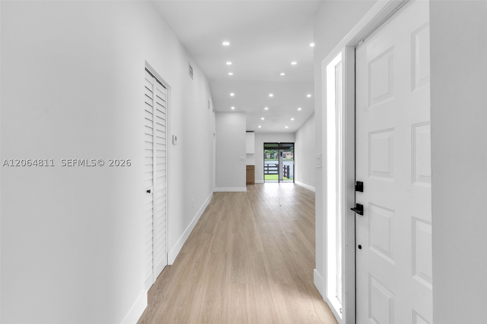 2523 W 65th St Property Photo 14