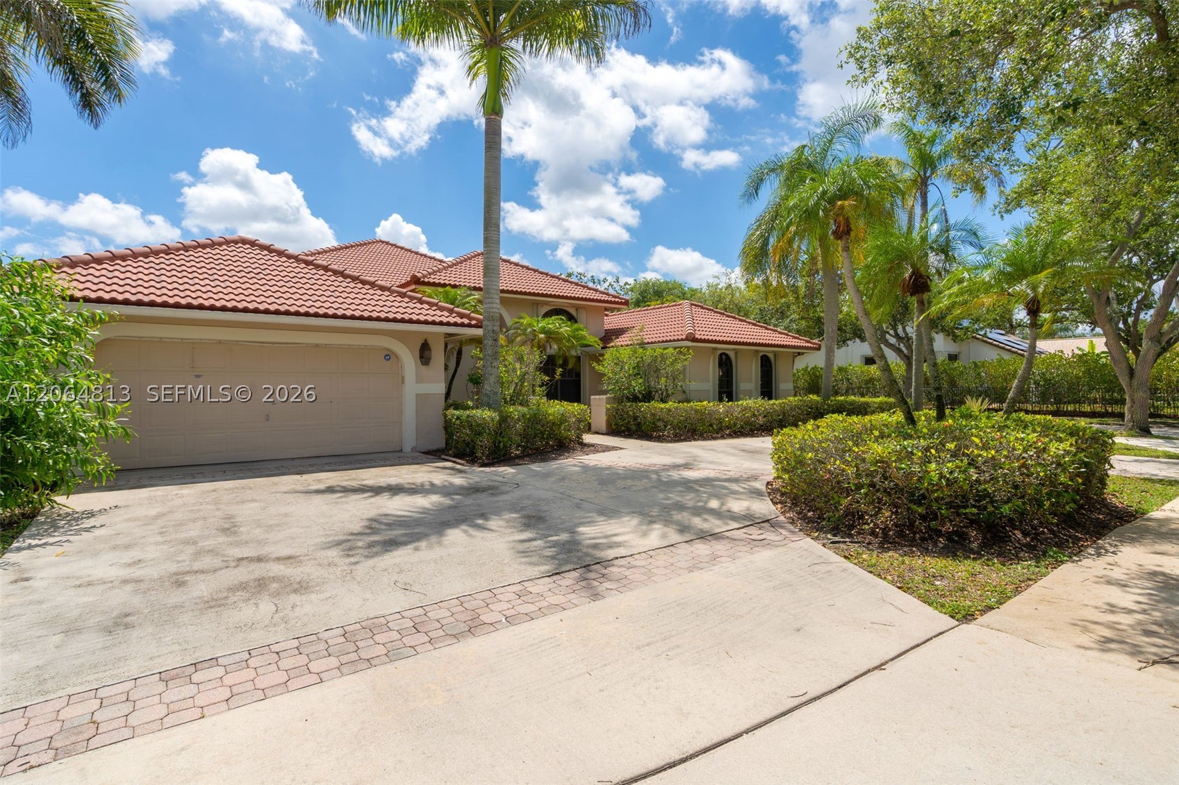 1051 Deerpath Ct Property Photo 1