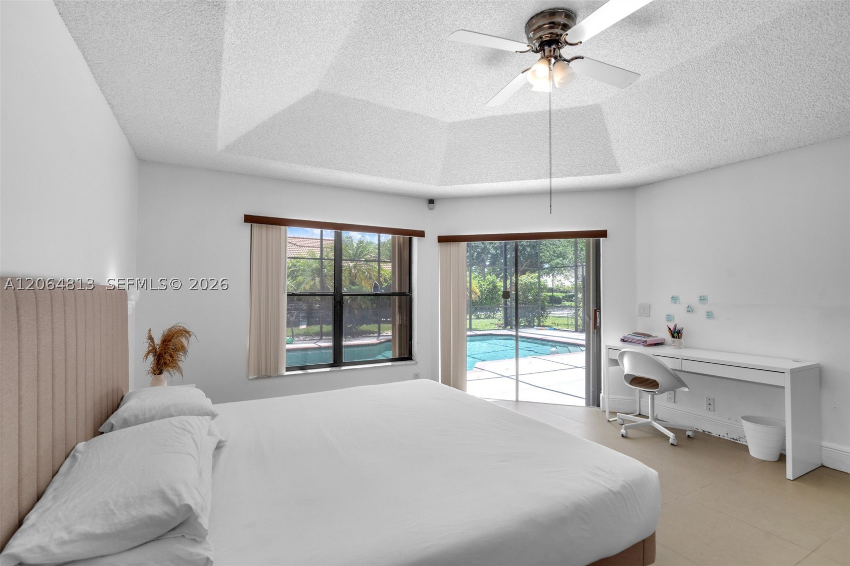 1051 Deerpath Ct Property Photo 18
