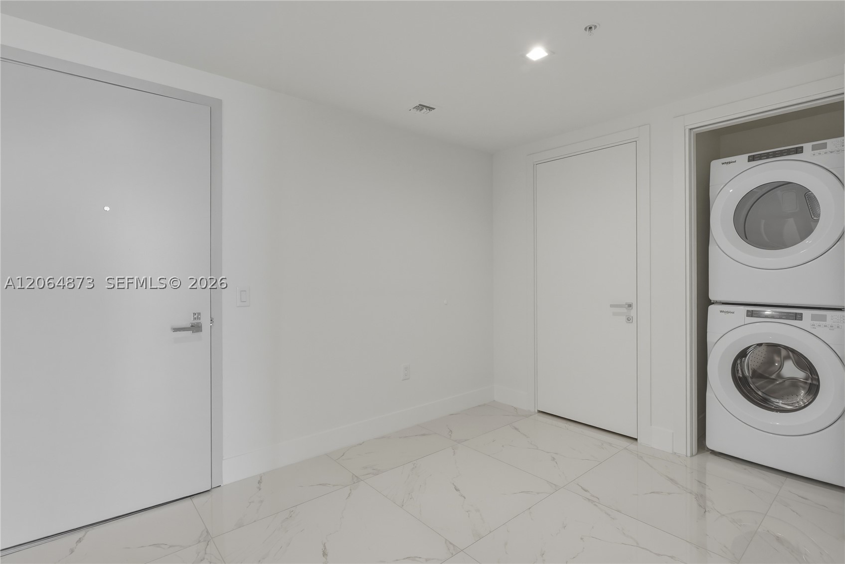 1170 E HALLANDALE BEACH 904 Property Photo 1