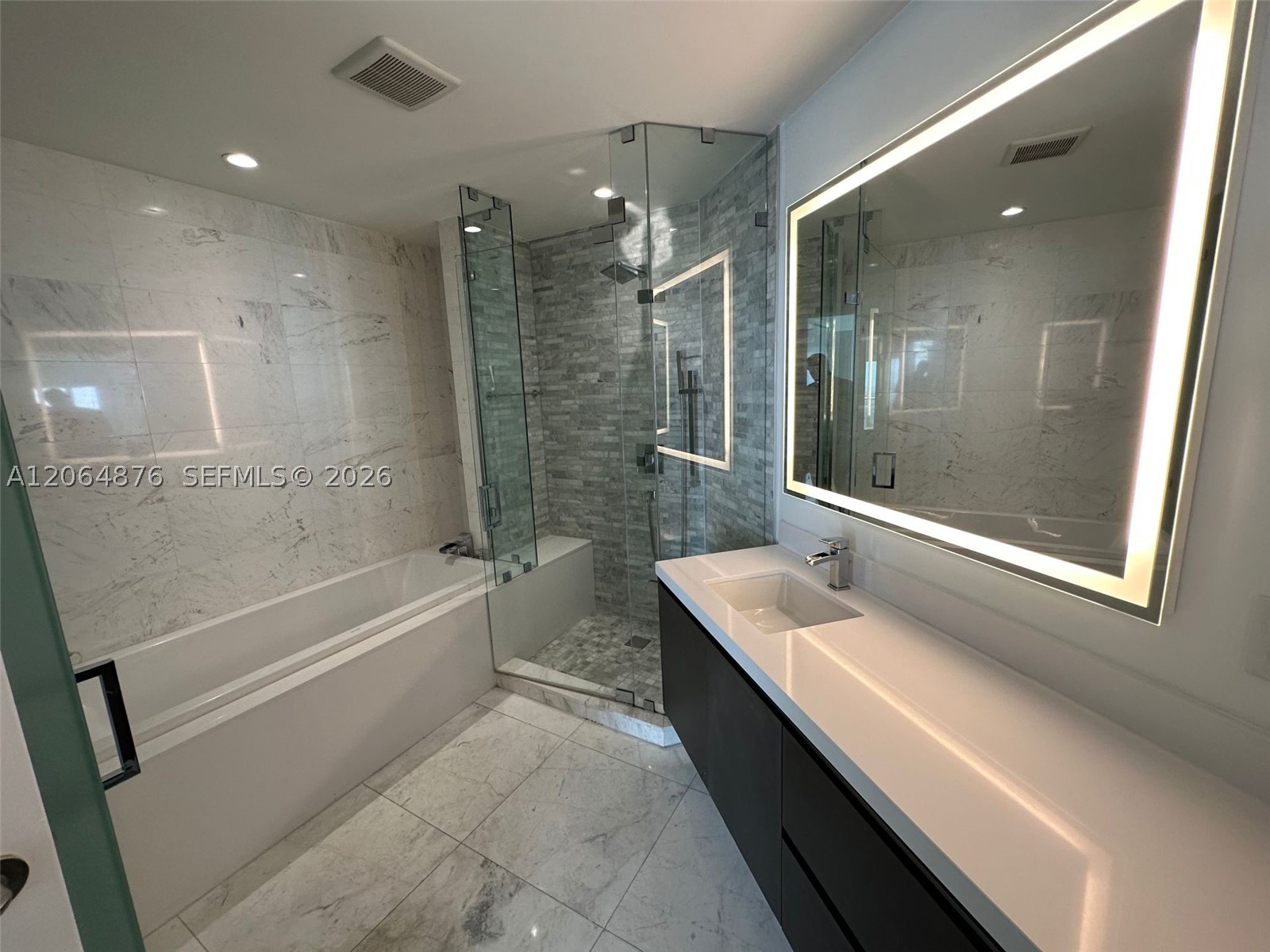 851 Ne 1st Ave 4006 Property Photo 10