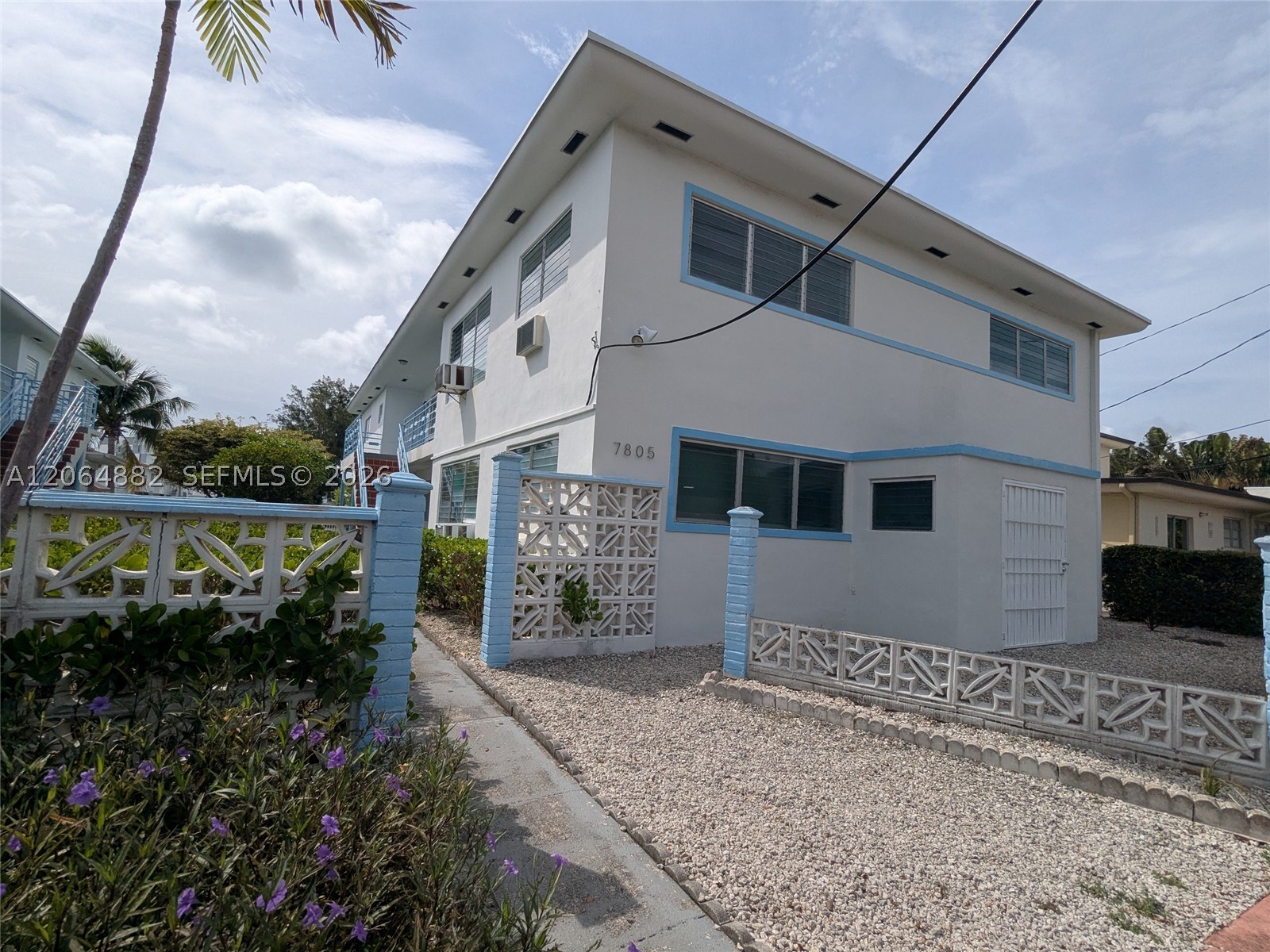 7805 Crespi Blvd 4 Property Photo 1