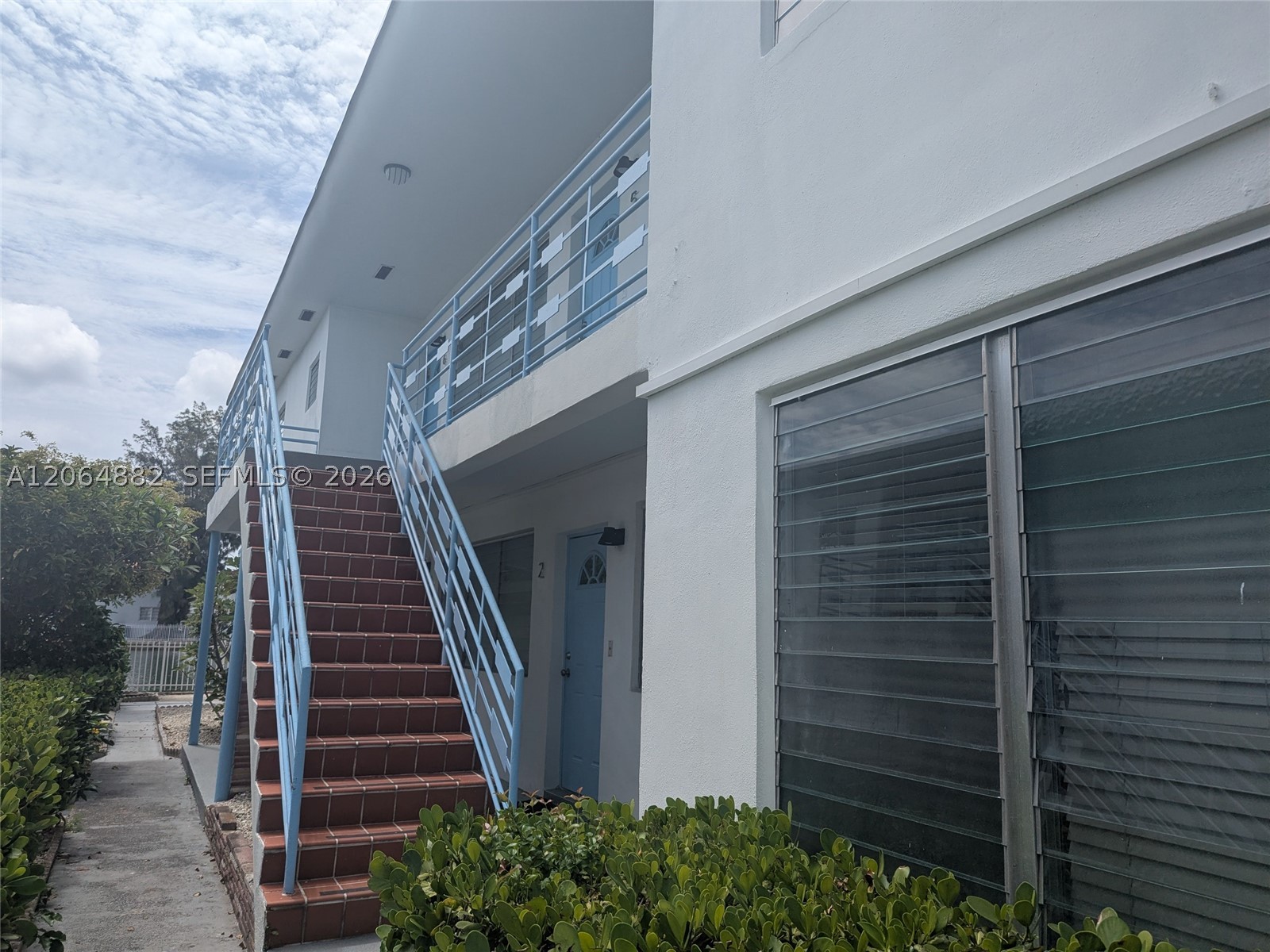 7805 Crespi Blvd 4 Property Photo 2